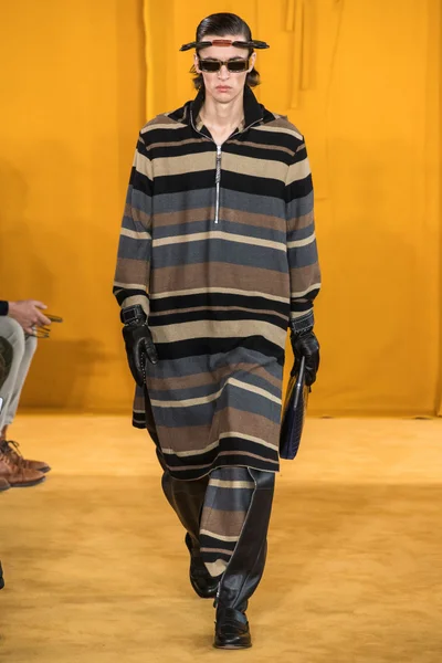 Look 2